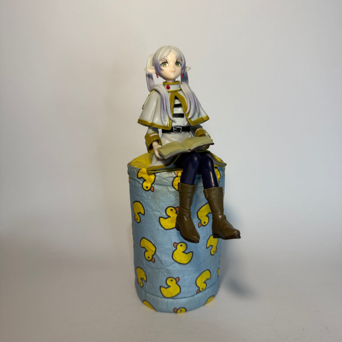 Figure Frieren 14cm Anime Colecionável